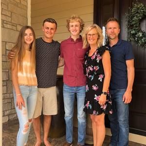 Meet your Posher, April